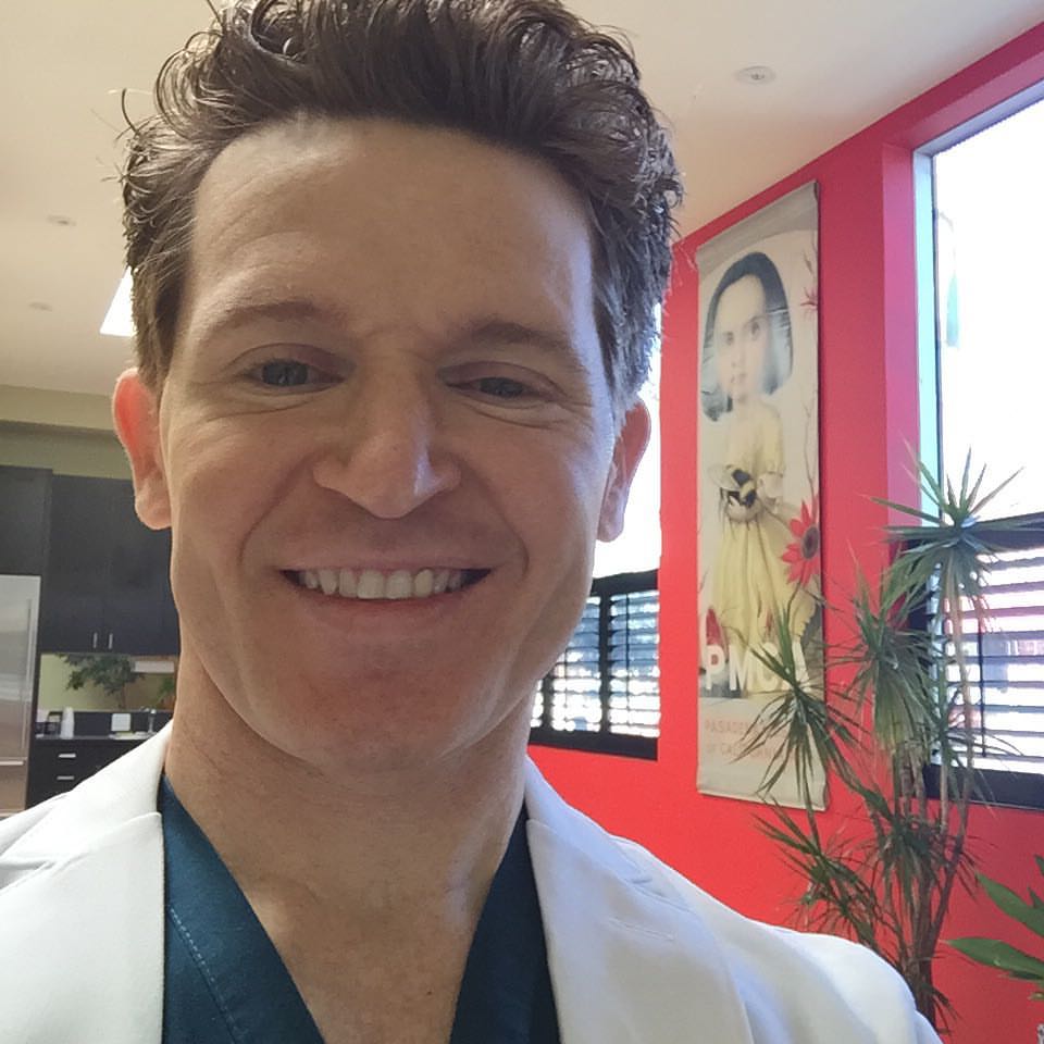 16 Essential Questions To Ask Yourself & Your Plastic Surgeon | Dr …
